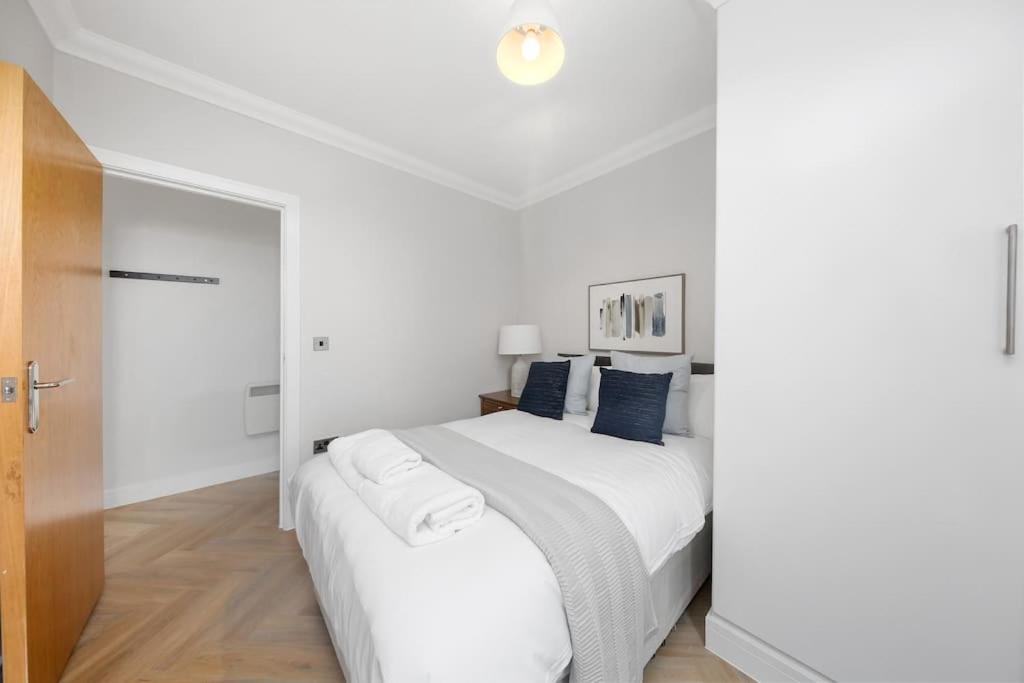 Pleasing 2Bed Flat 10Min To Wimbledon Tennis Court London Kültér fotó