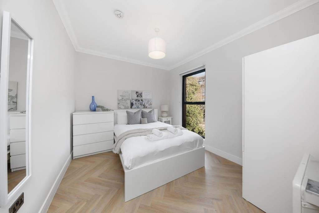 Pleasing 2Bed Flat 10Min To Wimbledon Tennis Court London Kültér fotó