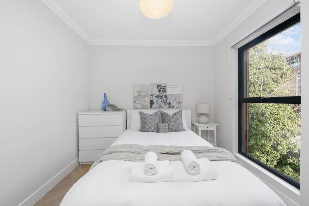 Pleasing 2Bed Flat 10Min To Wimbledon Tennis Court London Kültér fotó