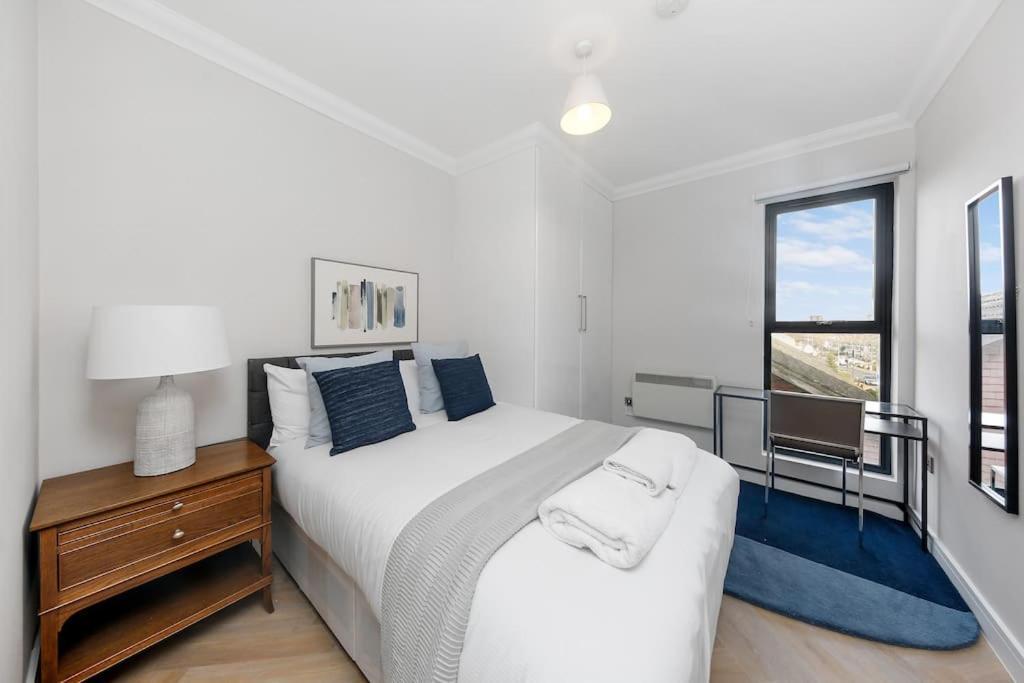 Pleasing 2Bed Flat 10Min To Wimbledon Tennis Court London Kültér fotó