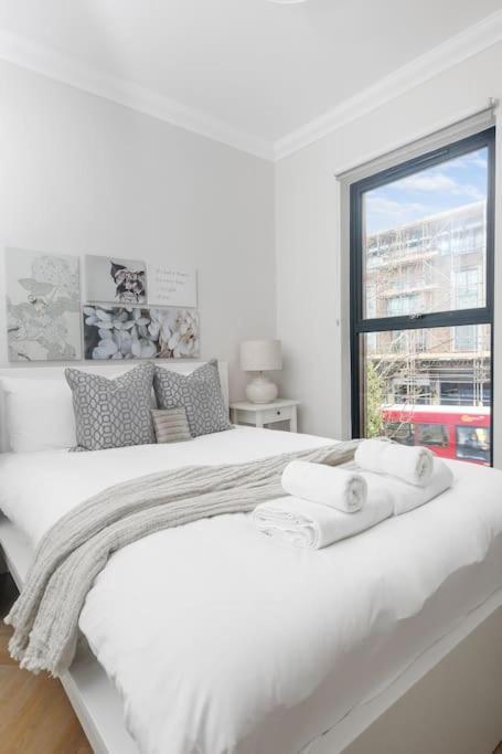 Pleasing 2Bed Flat 10Min To Wimbledon Tennis Court London Kültér fotó